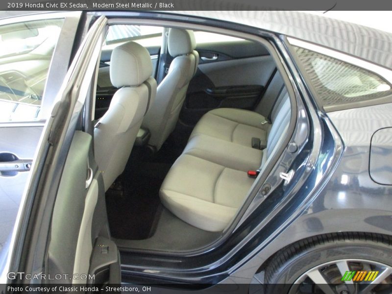 Modern Steel Metallic / Black 2019 Honda Civic EX Sedan