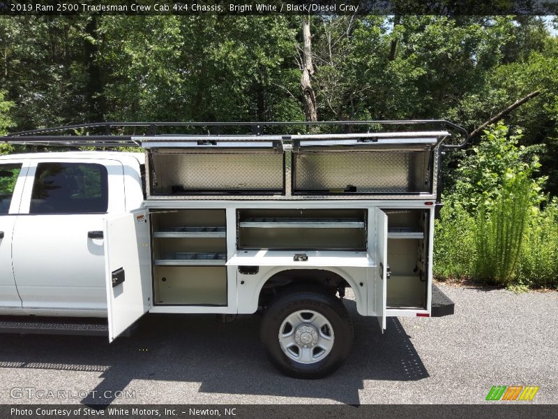 Bright White / Black/Diesel Gray 2019 Ram 2500 Tradesman Crew Cab 4x4 Chassis