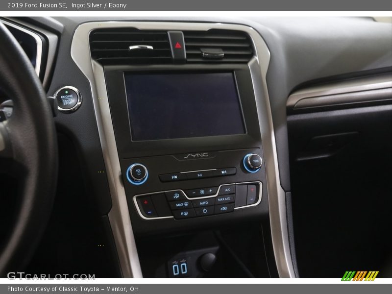 Ingot Silver / Ebony 2019 Ford Fusion SE