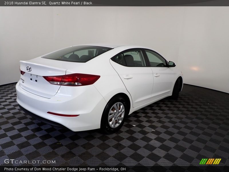 Quartz White Pearl / Black 2018 Hyundai Elantra SE