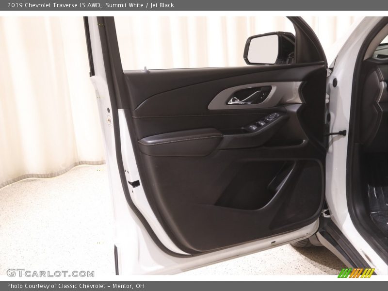 Summit White / Jet Black 2019 Chevrolet Traverse LS AWD