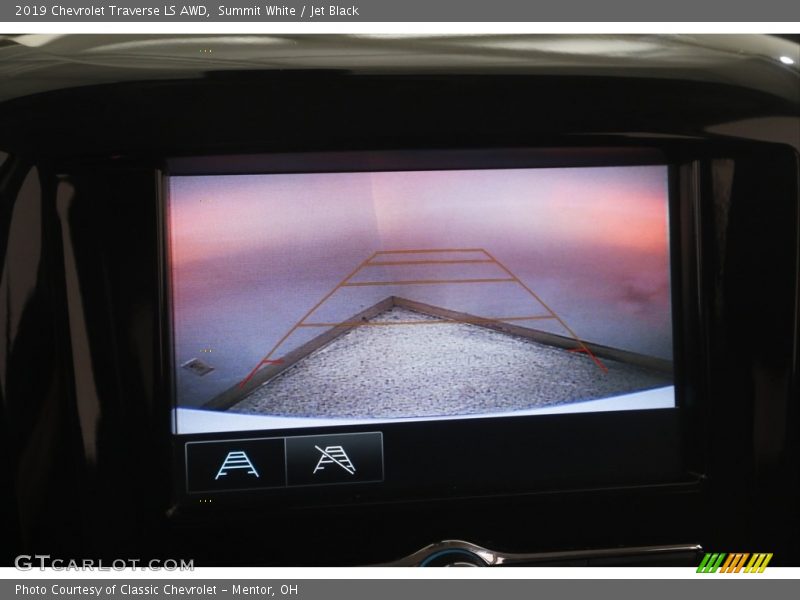Summit White / Jet Black 2019 Chevrolet Traverse LS AWD