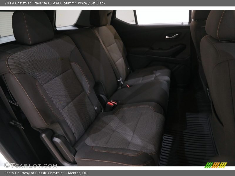 Summit White / Jet Black 2019 Chevrolet Traverse LS AWD