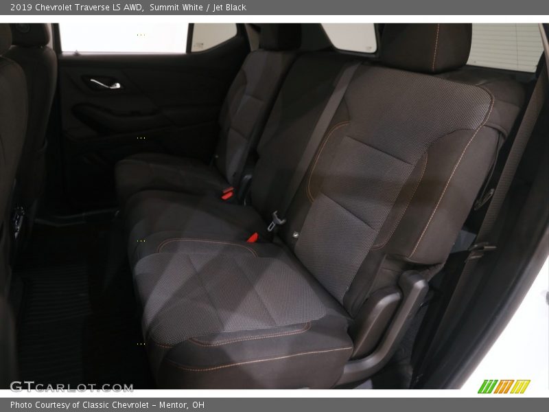 Summit White / Jet Black 2019 Chevrolet Traverse LS AWD