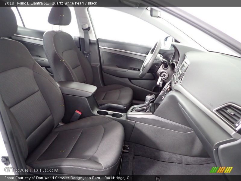 Quartz White Pearl / Black 2018 Hyundai Elantra SE