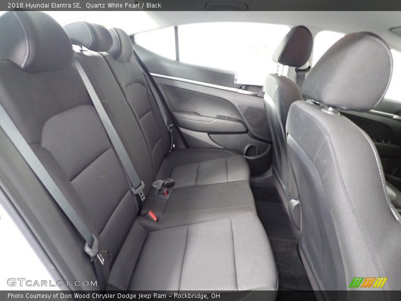 Quartz White Pearl / Black 2018 Hyundai Elantra SE