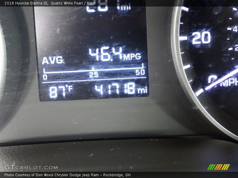 Quartz White Pearl / Black 2018 Hyundai Elantra SE
