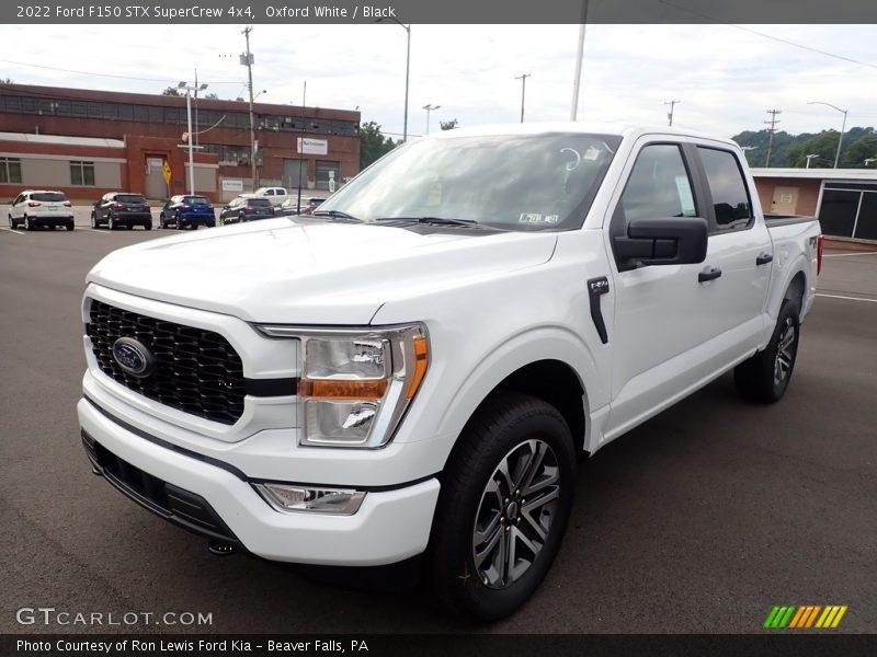 Front 3/4 View of 2022 F150 STX SuperCrew 4x4