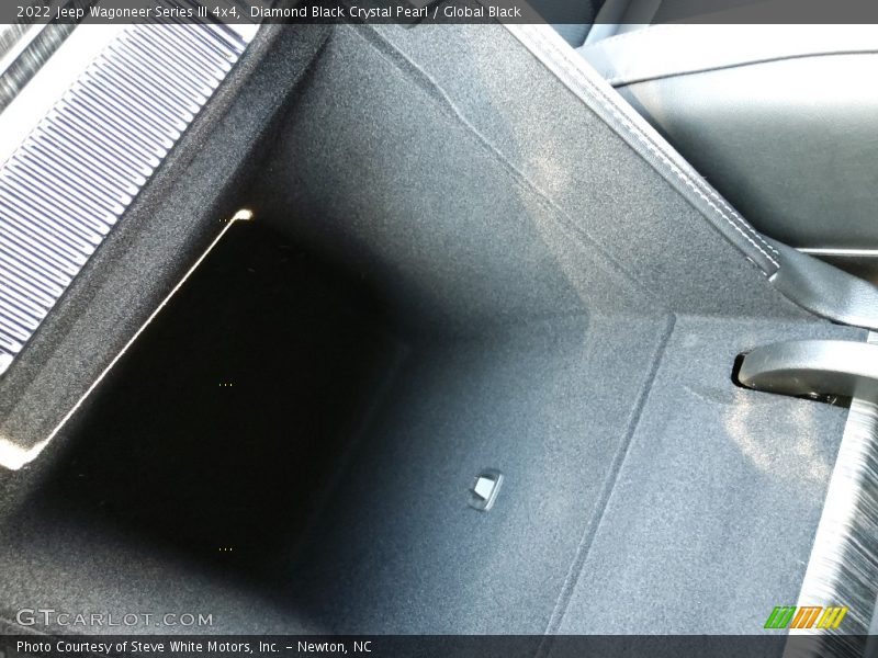 Diamond Black Crystal Pearl / Global Black 2022 Jeep Wagoneer Series III 4x4