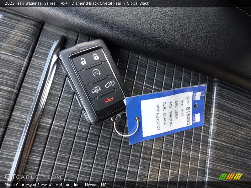 Diamond Black Crystal Pearl / Global Black 2022 Jeep Wagoneer Series III 4x4