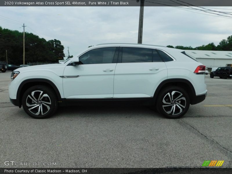 Pure White / Titan Black 2020 Volkswagen Atlas Cross Sport SEL 4Motion