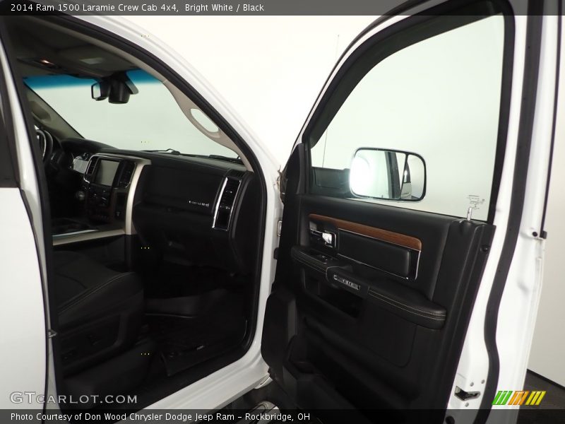 Bright White / Black 2014 Ram 1500 Laramie Crew Cab 4x4