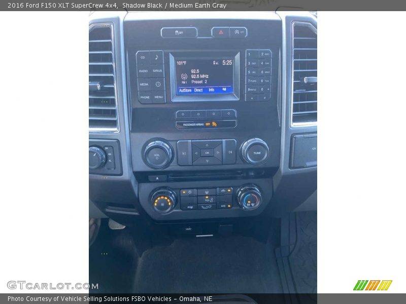 Shadow Black / Medium Earth Gray 2016 Ford F150 XLT SuperCrew 4x4