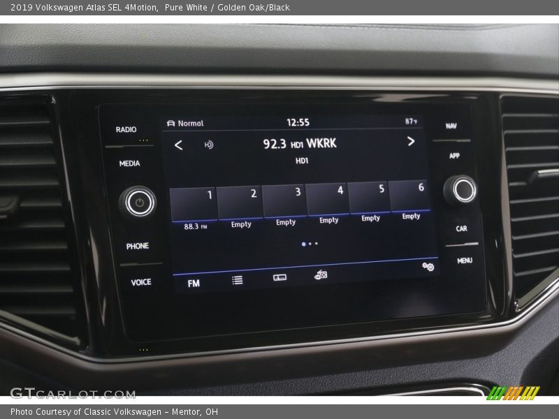 Pure White / Golden Oak/Black 2019 Volkswagen Atlas SEL 4Motion