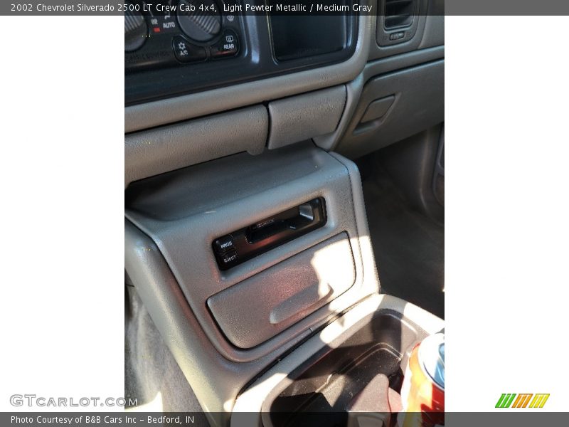 Light Pewter Metallic / Medium Gray 2002 Chevrolet Silverado 2500 LT Crew Cab 4x4