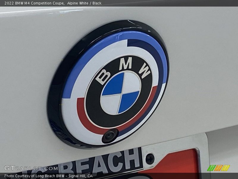 Alpine White / Black 2022 BMW M4 Competition Coupe