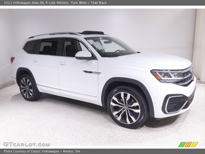 Pure White / Titan Black 2021 Volkswagen Atlas SEL R-Line 4Motion