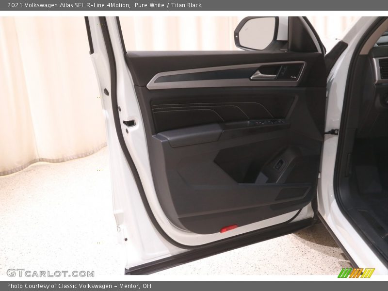 Pure White / Titan Black 2021 Volkswagen Atlas SEL R-Line 4Motion