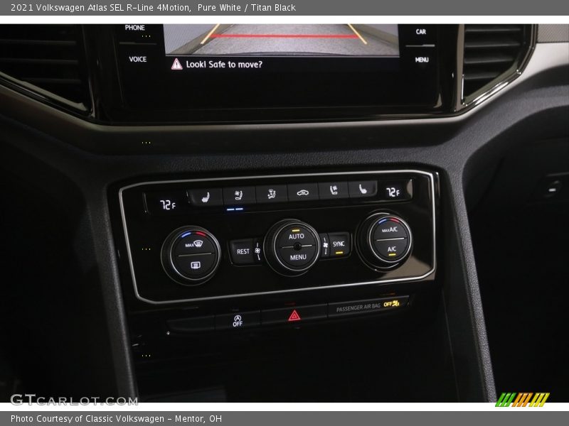 Pure White / Titan Black 2021 Volkswagen Atlas SEL R-Line 4Motion