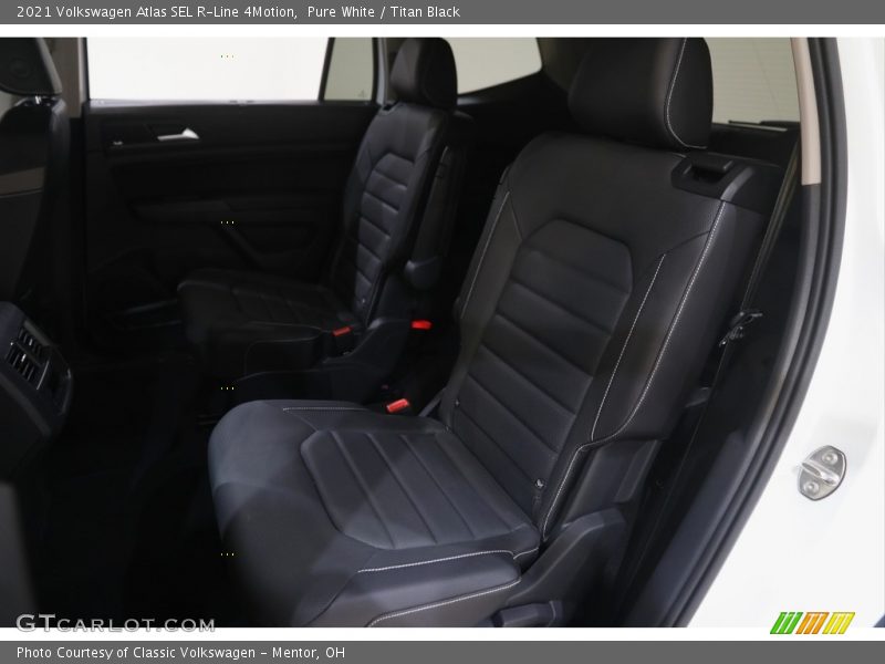 Pure White / Titan Black 2021 Volkswagen Atlas SEL R-Line 4Motion