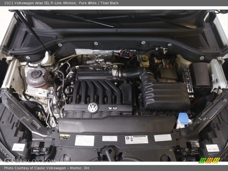 Pure White / Titan Black 2021 Volkswagen Atlas SEL R-Line 4Motion