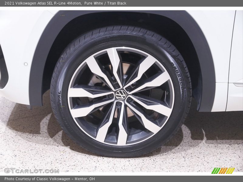 Pure White / Titan Black 2021 Volkswagen Atlas SEL R-Line 4Motion