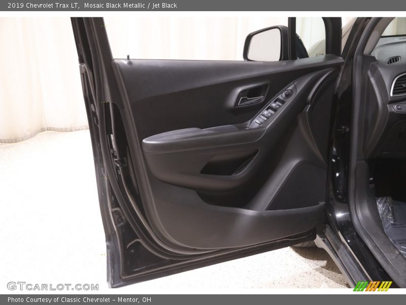 Mosaic Black Metallic / Jet Black 2019 Chevrolet Trax LT
