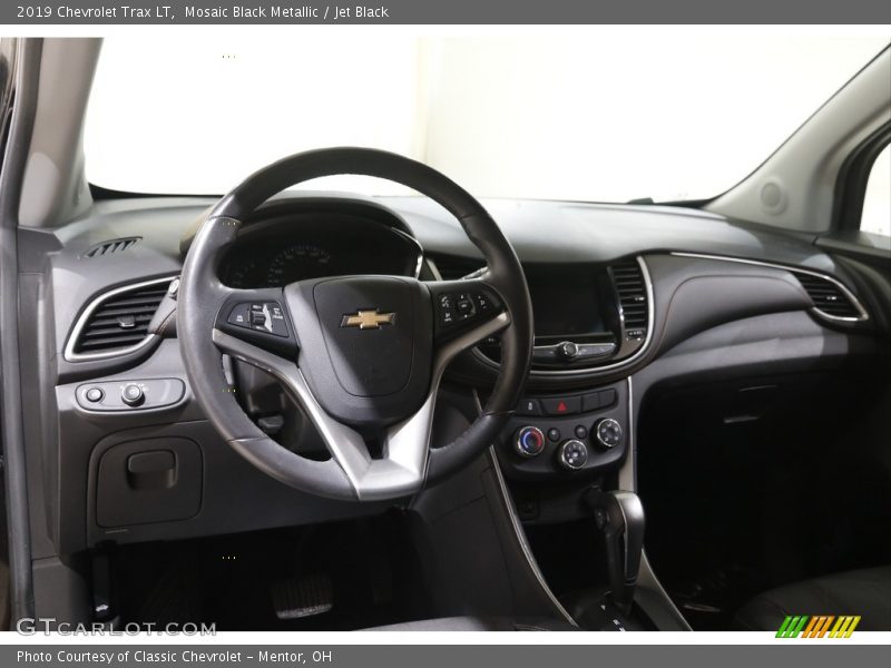 Mosaic Black Metallic / Jet Black 2019 Chevrolet Trax LT