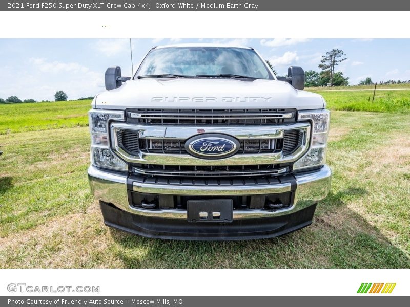 Oxford White / Medium Earth Gray 2021 Ford F250 Super Duty XLT Crew Cab 4x4
