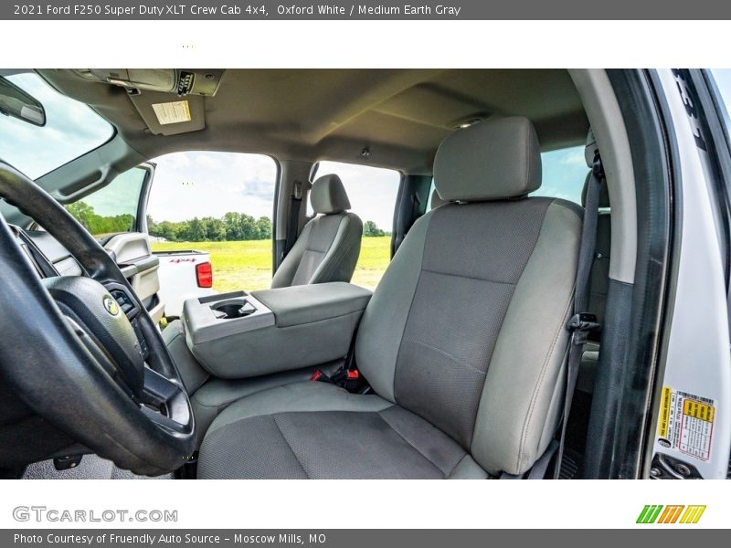 Oxford White / Medium Earth Gray 2021 Ford F250 Super Duty XLT Crew Cab 4x4