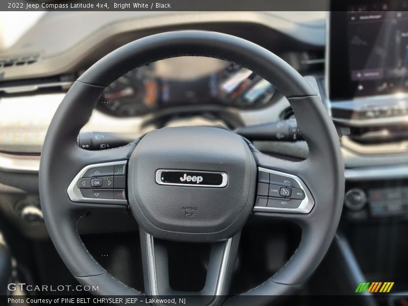 Bright White / Black 2022 Jeep Compass Latitude 4x4