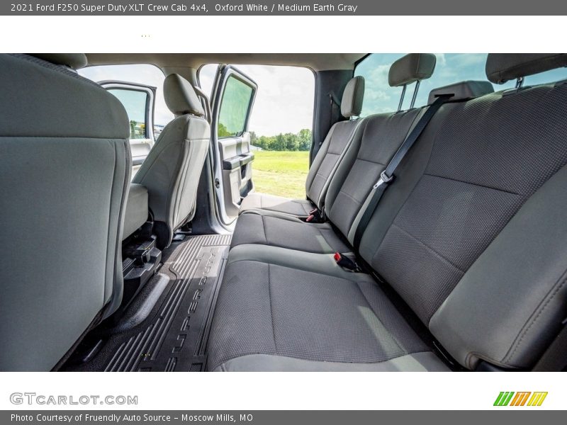 Oxford White / Medium Earth Gray 2021 Ford F250 Super Duty XLT Crew Cab 4x4