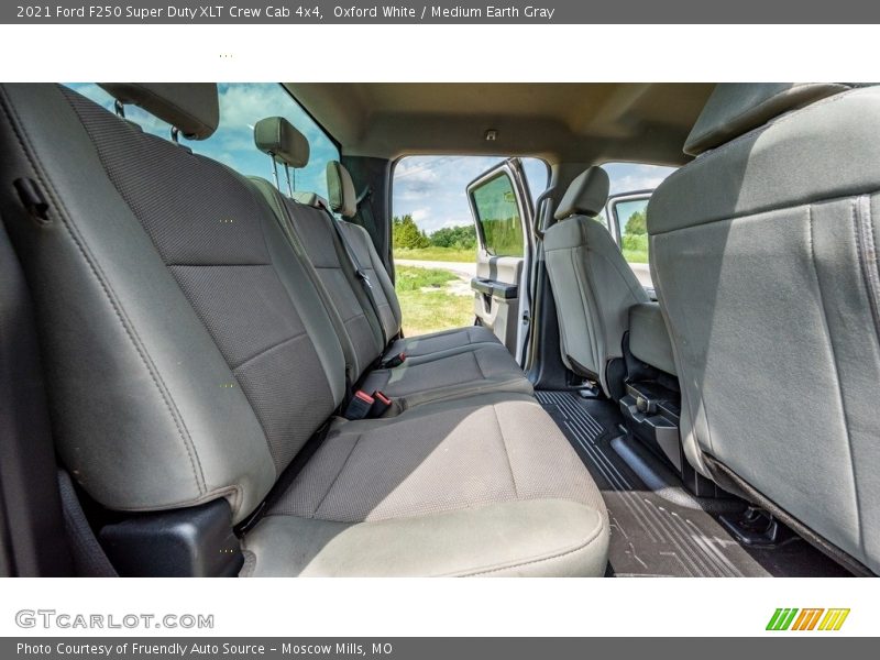 Oxford White / Medium Earth Gray 2021 Ford F250 Super Duty XLT Crew Cab 4x4