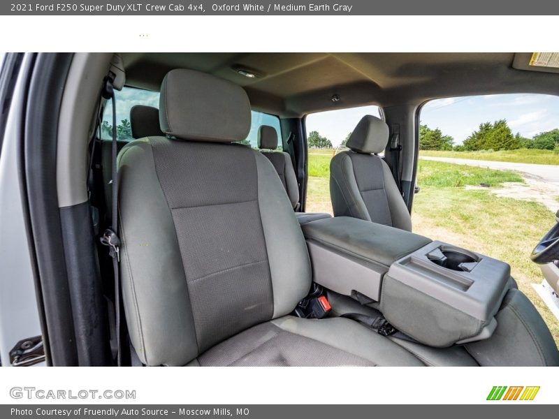 Oxford White / Medium Earth Gray 2021 Ford F250 Super Duty XLT Crew Cab 4x4