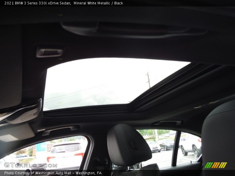 Sunroof of 2021 3 Series 330i xDrive Sedan