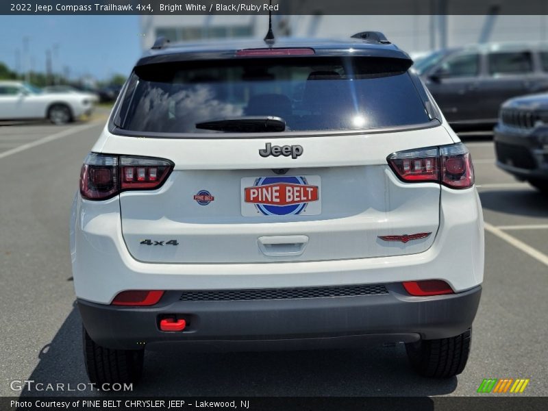 Bright White / Black/Ruby Red 2022 Jeep Compass Trailhawk 4x4