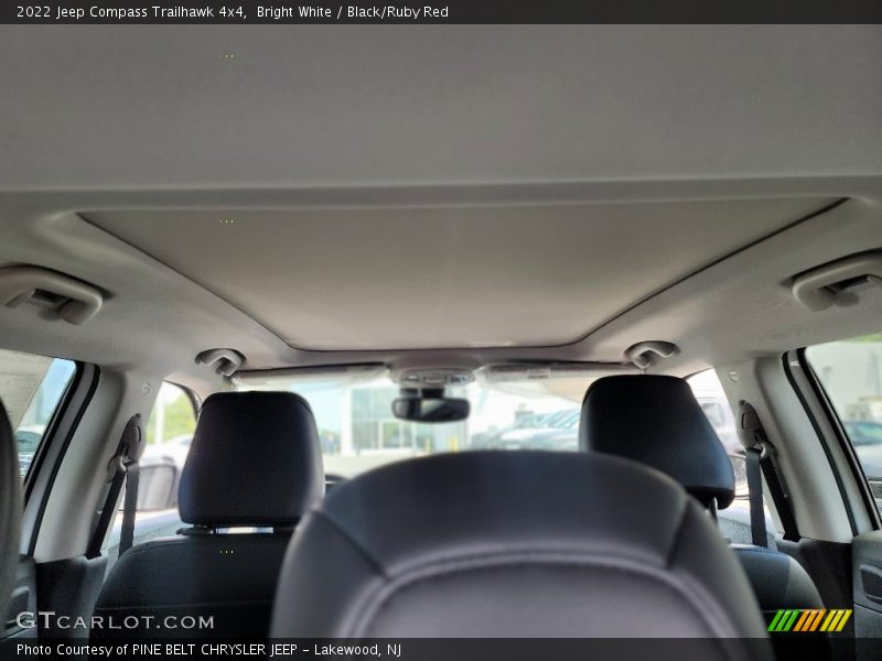 Bright White / Black/Ruby Red 2022 Jeep Compass Trailhawk 4x4