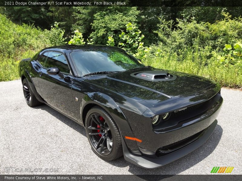 Front 3/4 View of 2021 Challenger R/T Scat Pack Widebody