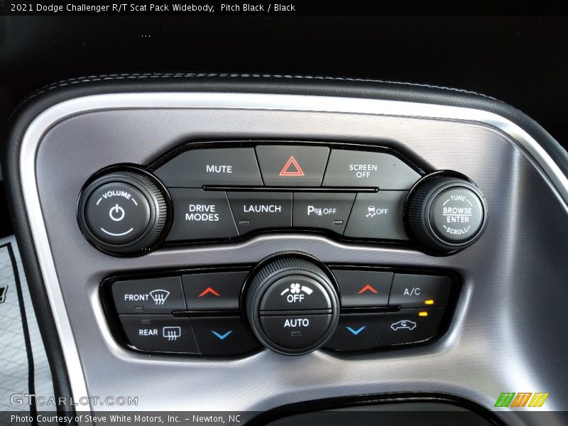 Controls of 2021 Challenger R/T Scat Pack Widebody