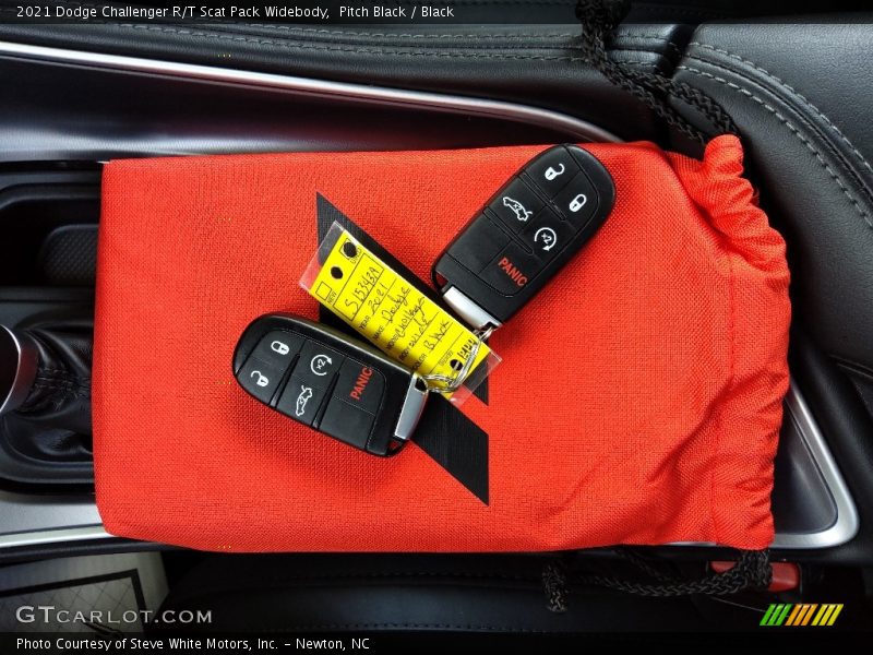 Keys of 2021 Challenger R/T Scat Pack Widebody