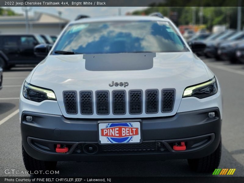 Bright White / Black 2022 Jeep Cherokee Trailhawk 4x4