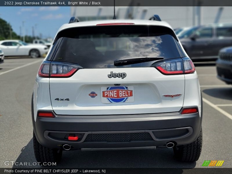 Bright White / Black 2022 Jeep Cherokee Trailhawk 4x4