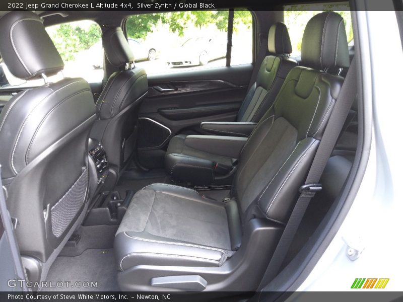 Silver Zynith / Global Black 2022 Jeep Grand Cherokee L Altitude 4x4