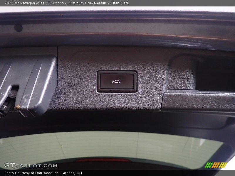 Platinum Gray Metallic / Titan Black 2021 Volkswagen Atlas SEL 4Motion
