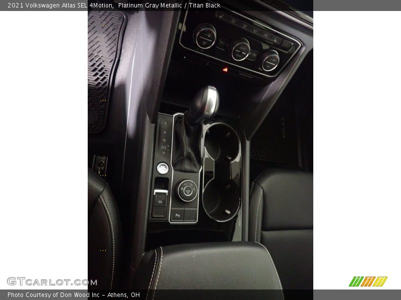 Platinum Gray Metallic / Titan Black 2021 Volkswagen Atlas SEL 4Motion