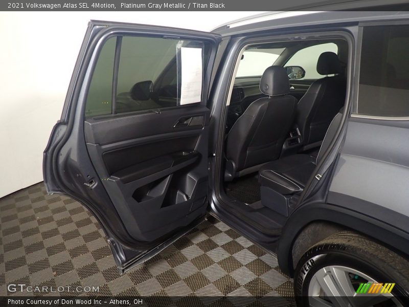 Platinum Gray Metallic / Titan Black 2021 Volkswagen Atlas SEL 4Motion