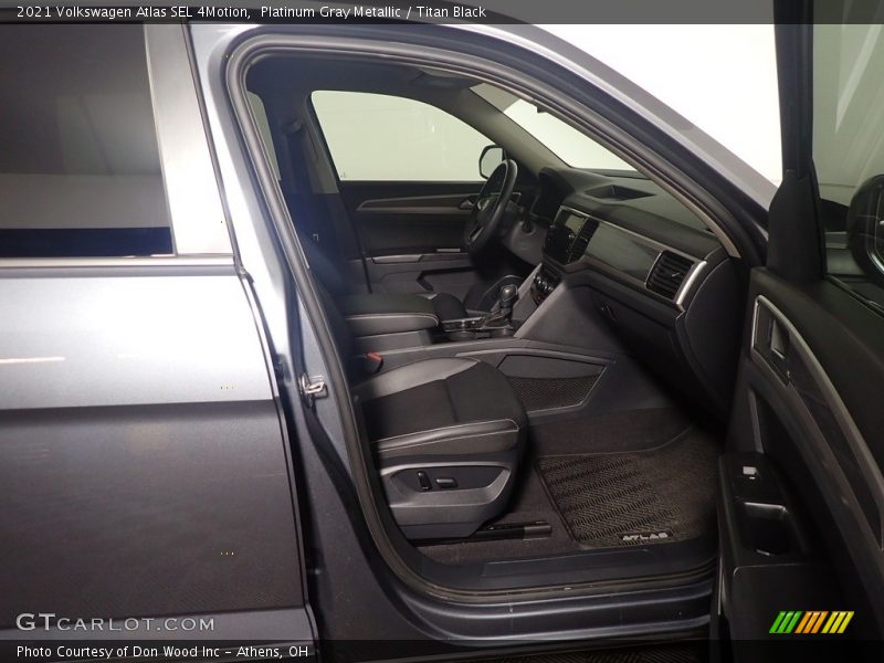 Platinum Gray Metallic / Titan Black 2021 Volkswagen Atlas SEL 4Motion