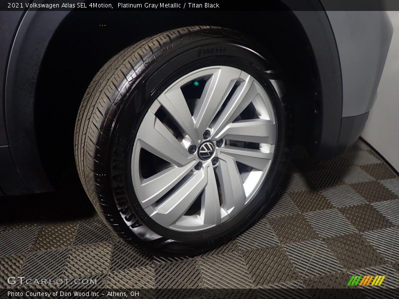 Platinum Gray Metallic / Titan Black 2021 Volkswagen Atlas SEL 4Motion