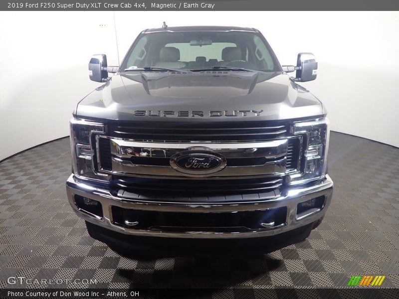 Magnetic / Earth Gray 2019 Ford F250 Super Duty XLT Crew Cab 4x4