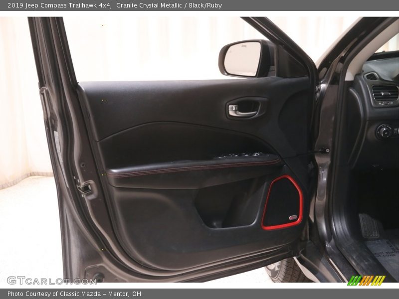 Granite Crystal Metallic / Black/Ruby 2019 Jeep Compass Trailhawk 4x4